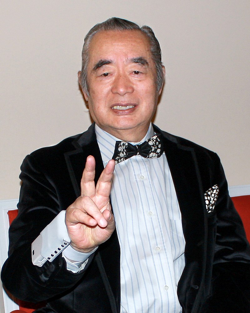 Yoshiro Nakamatsu, également connu sous le nom de Dr NakaMats, est un inventeur japonais prolifique et excentrique